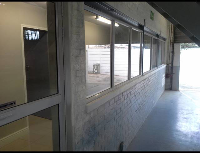 1,200M² FACTORY TO LET IN LANSDOWNE